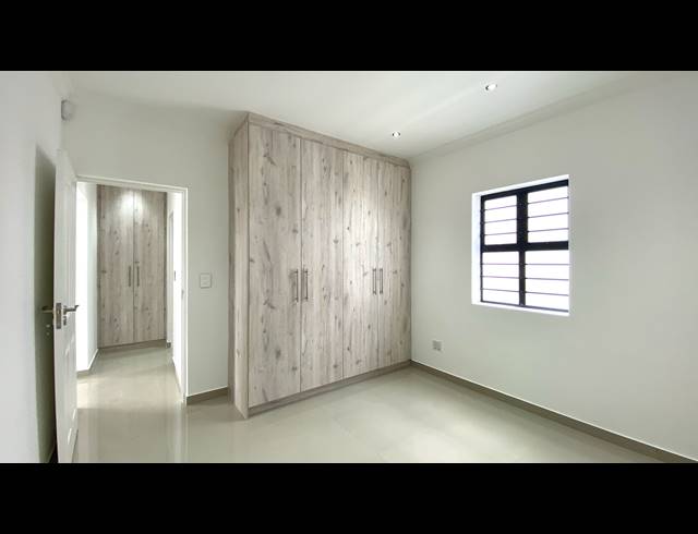 4 BEDROOM HOUSE FOR SALE IN BRITANNIA BAY